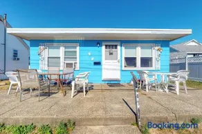 Beach Bungalow - Image 1