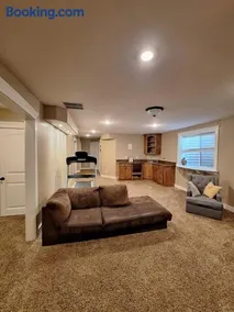 Spacious 5BR Home with Yard & Basement Lounge - Image 4
