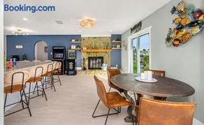Bimini Breeze Retreat-Direct Gulf Access, Dock, Arcade Games, Fire Pit - Image 1