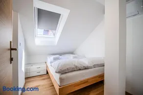 Halo Pinki Rooms - Image 1