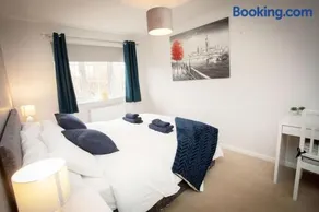 Wigmore Lodge - FREE Parking & Airport & M1 & Contractor & Leisure - Image 3