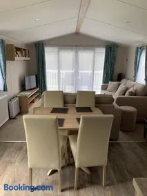 Kellysholidayhomes NEW Malton 3 bedroom Caravan - Image 2