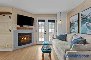 5 min Saint-Sauveur Best Suite with View and fireplace - Image 2
