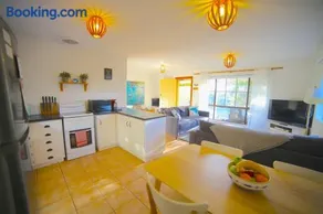 NR 4 Cove Apartment Carrickalinga - Image 3