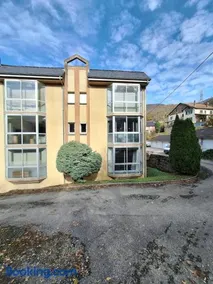 Appartement Ax les thermes avec garage et parking privé - Image 2