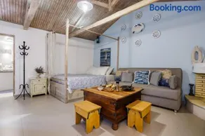 Yianna Cottage Studios - Image 2