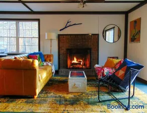 Modern cabin w fire pit & screened porch - Image 2