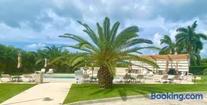 Modern Ocean and airport view condo in Maho, pool, gym, walk to Maho Beach,Mullet Bay, dinning, night life - Image 2