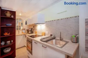 Farmhouse Apartment - Image 5
