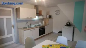 Agradable casa vacacional ideal para familias con barbacoa y jardín - Image 2