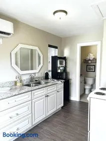 Quiet, Cozy Guesthouse with privacy - Image 3