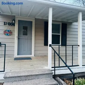 Bluebird Bungalow - Image 1