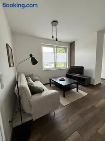 Moderne Ferienwohnung, separater Eingang, Neubau, Smart Tv & Wifi & Kaffemaschine inklusive - Image 2