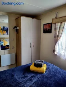 Cozy 3 bedroom caravan near Edinburgh, 61 StAndrews at Seton Sands Holiday Village - Image 2