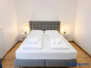 Zentrale 2-Zimmer-Wohnung mit Balkon & Parkplatz - Image 2