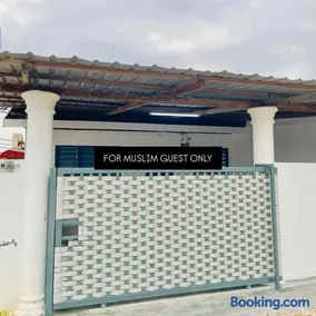 Fadzly Homestay D'Jasin - Image 1