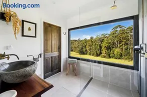 The Hitching Rail Hut - Relax, Unwind & Reconnect - Image 3