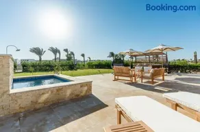 Modern luxury villa in SomaBay - Image 2