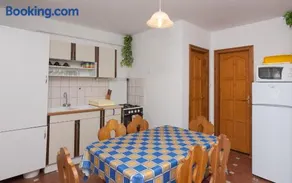 Páratlan Apartmanház - Image 2