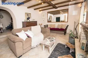 Victor's Traditional House - Image 3
