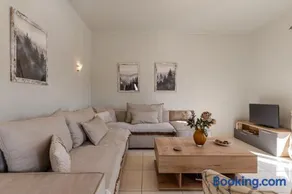 Melanes Serenity 3Br Apartment - Image 1