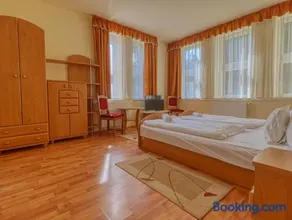 Villa Park Apartmanház - Image 4