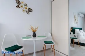Royal Green Apartment - Image 2