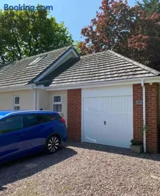 Two bed apartment, sleeps 5, ideal for work stays - Image 1