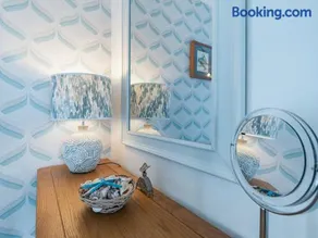 Comfy Kozy Cottage - Image 2