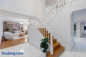 Holiday Inn - Image 2