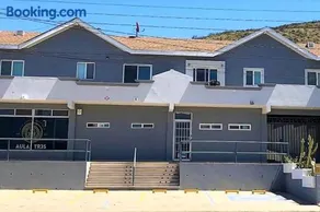Lovely 1 Bedroom Apartment w/private Parking - Image 2