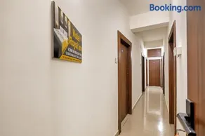 Hotel O Royal Inn - Image 1