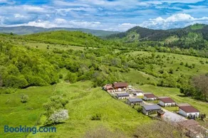 Garden Village Retreat - Image 2