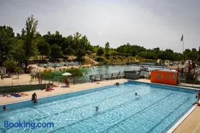 ZEcamping 3 étoiles piscine couverte locatif TV LV clim 35m2 6 pers - Image 1