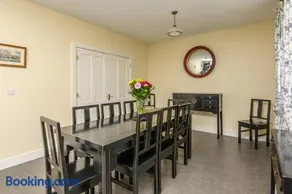 20 village square Glaslough - Image 2