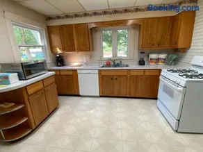 Amazing 5 Bedrooms Deal up to 10 Guests - Image 4