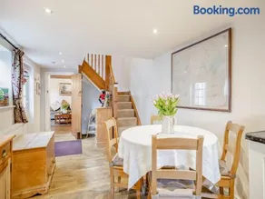 Garden Cottage - Image 3