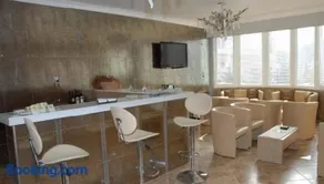 Kyknos De Luxe Suites & Rooms - Image 2
