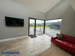 The Hideaway - Luxury Country Retreat - Image 4