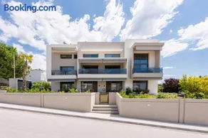 Sea Breeze Luxury Apartments - Image 1