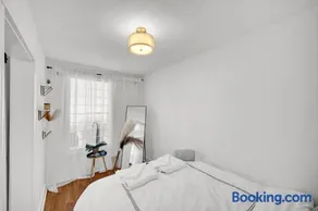 Logan Square Coach House - Image 4