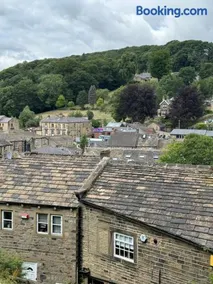 No.18 Holmfirth - Image 2
