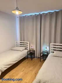 Twin room with private bathroom - Image 2