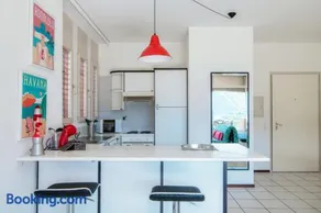 Panoramic Studio by Quokka 360 - Open Space Apartment with Terrace - Image 4