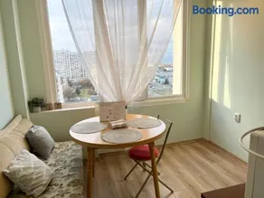 Airport Apartment - Image 4