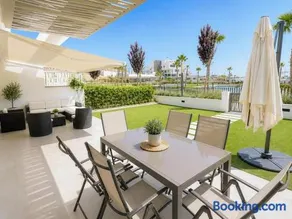 Exclusivo bajo con jardín en Seascape Finestrat - Image 1