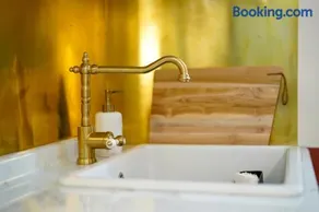 Central Malta Luxe Suite Prime Location - Image 1