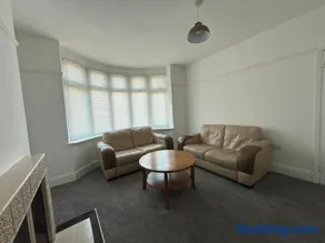 Central Peterborough Home, Garden, Parking, 2 Bed - Image 2