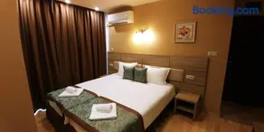 Garden Guest House - Image 5