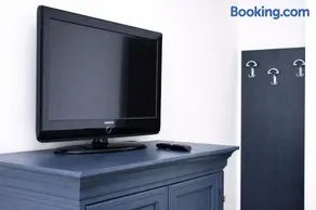 Hotel Road Rooms - Image 3